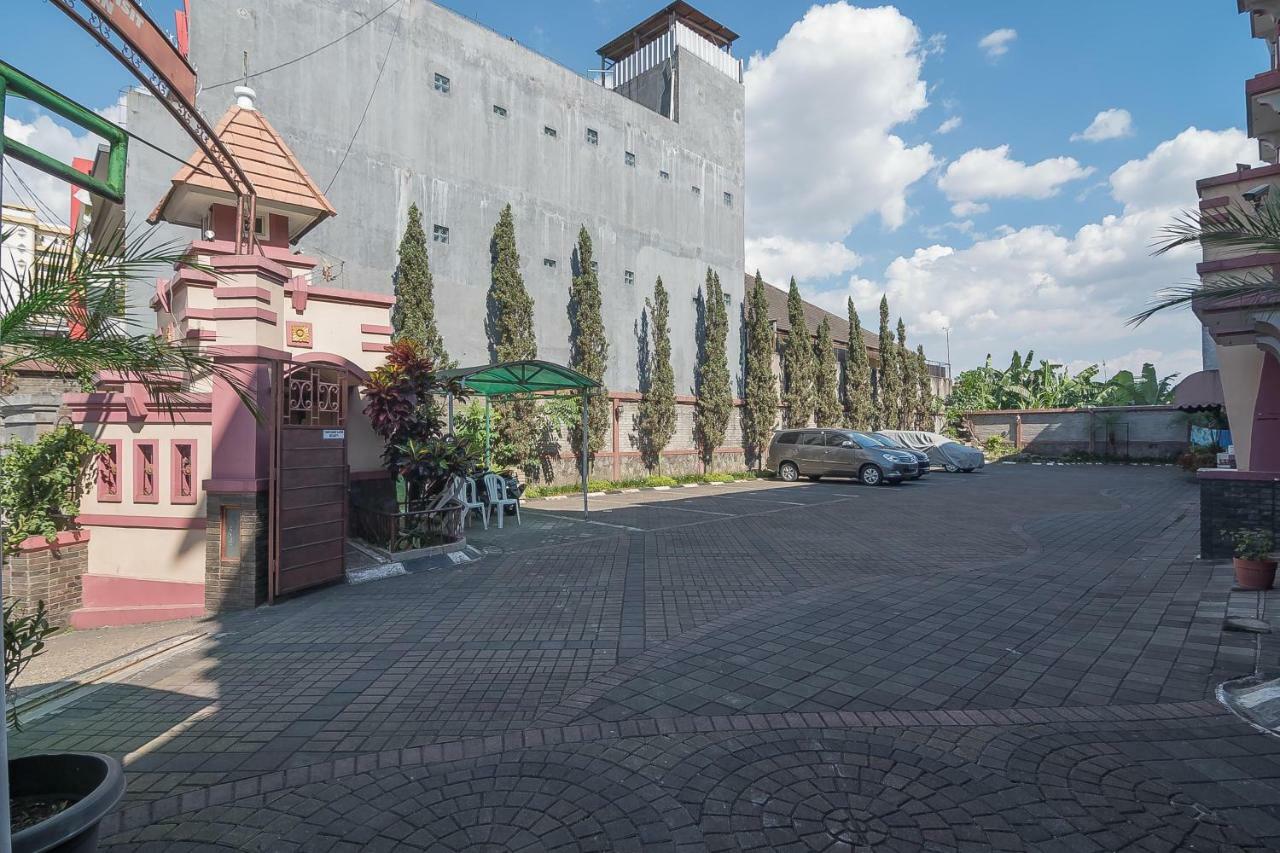 Reddoorz Near Setrasari Mall 2 Bandung Kültér fotó