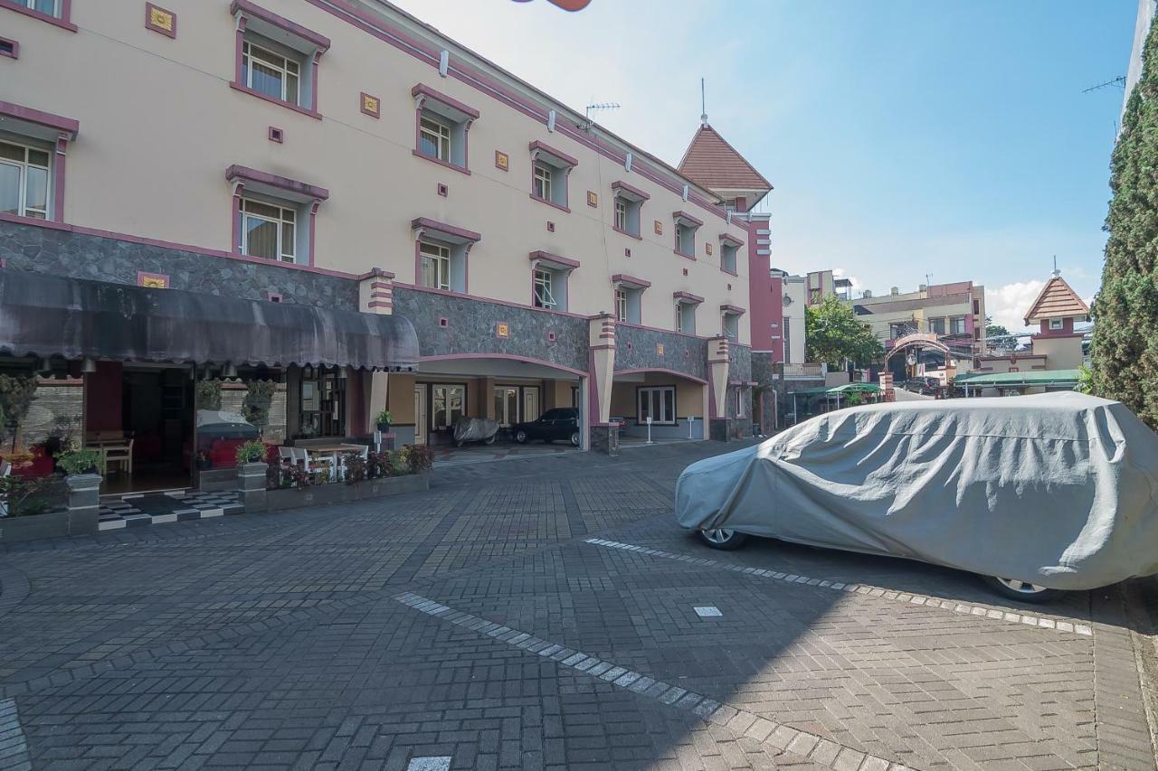 Reddoorz Near Setrasari Mall 2 Bandung Kültér fotó