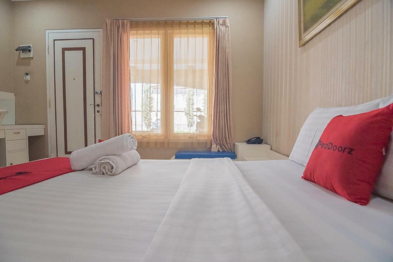 Reddoorz Near Setrasari Mall 2 Bandung Kültér fotó