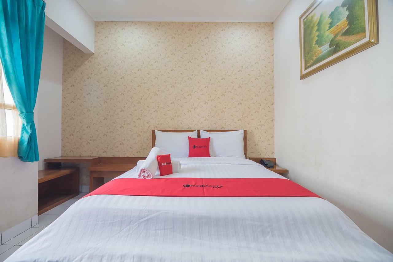Reddoorz Near Setrasari Mall 2 Bandung Kültér fotó